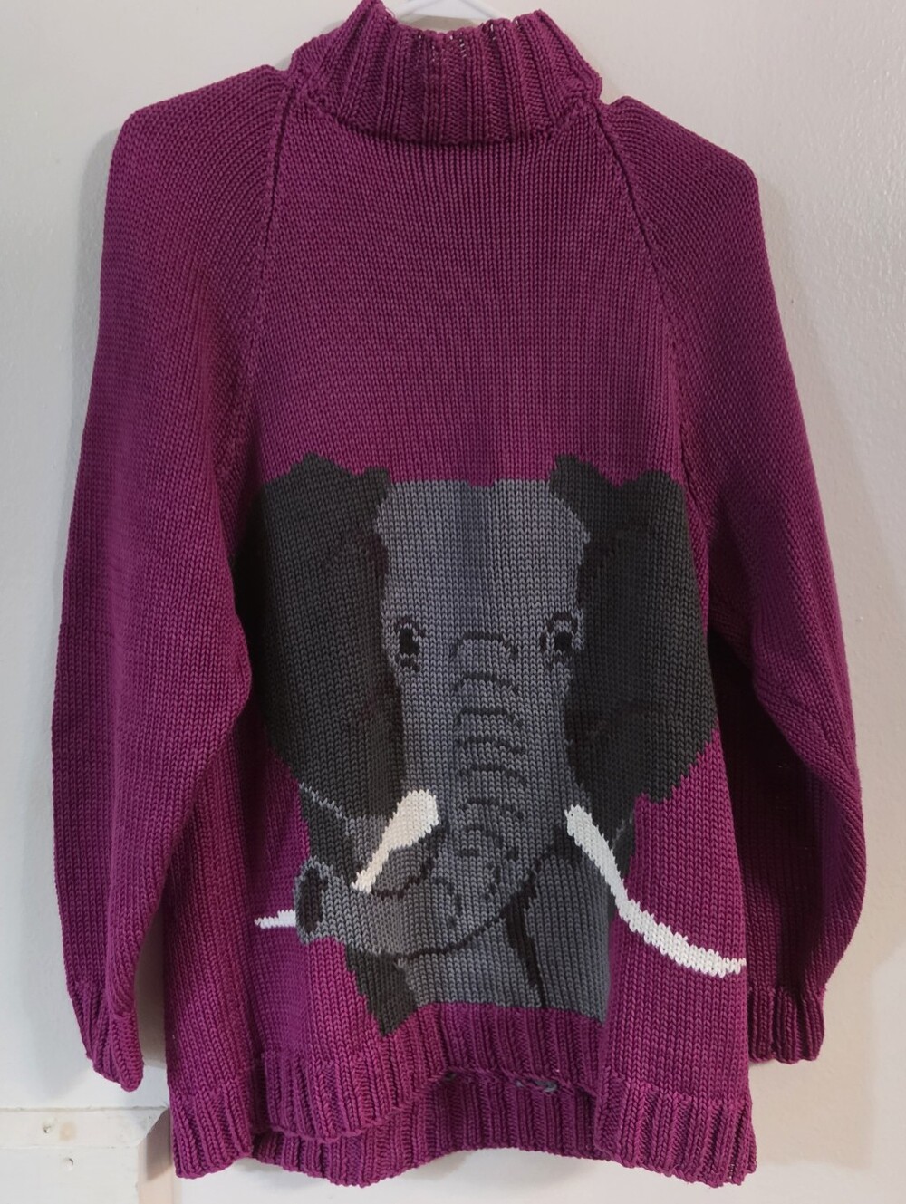 100% Cotton sweater Animal print Elephants Med Purple Turtleneck